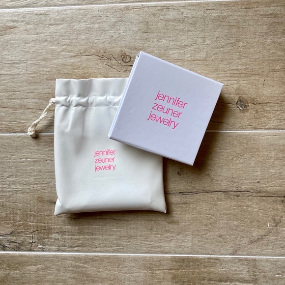 NWT Jennifer Zeuner Kyra Integrated Initial Bangle - Picture 4 of 4